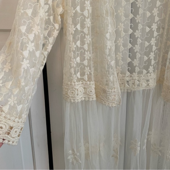 Women’s Target Xhilaration Lace Jacket Blouse Peignoir Cream in Size Medium - Picture 3 of 6